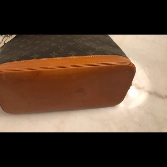 Louis Vuitton ALMA - Picture 10 of 13